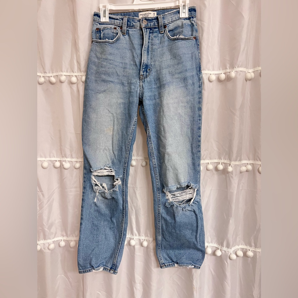 Abercrombie & Fitch The Ankle Straight Ultra High Rise Distressed Jeans Size 26